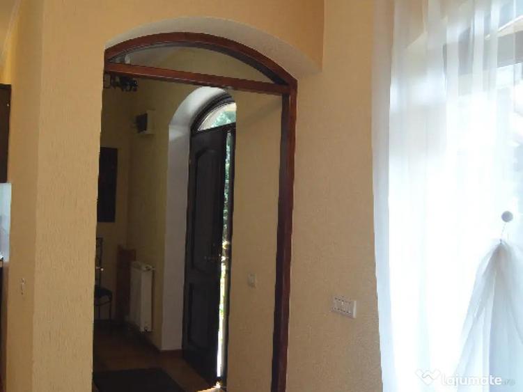 De vanzare pensiune situata in Busteni - 8