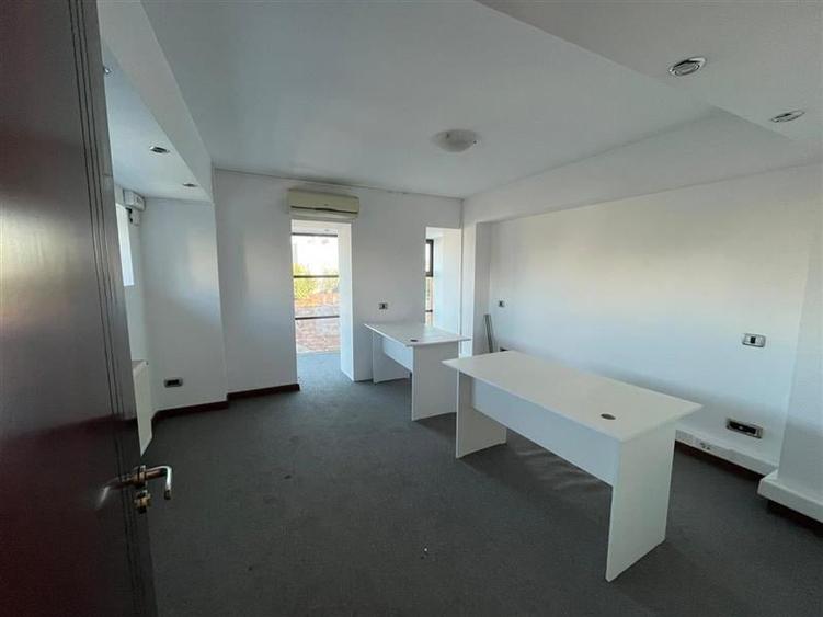 Birouri de inchiriat  de la 120 mp - mentenanta inclusa - 16