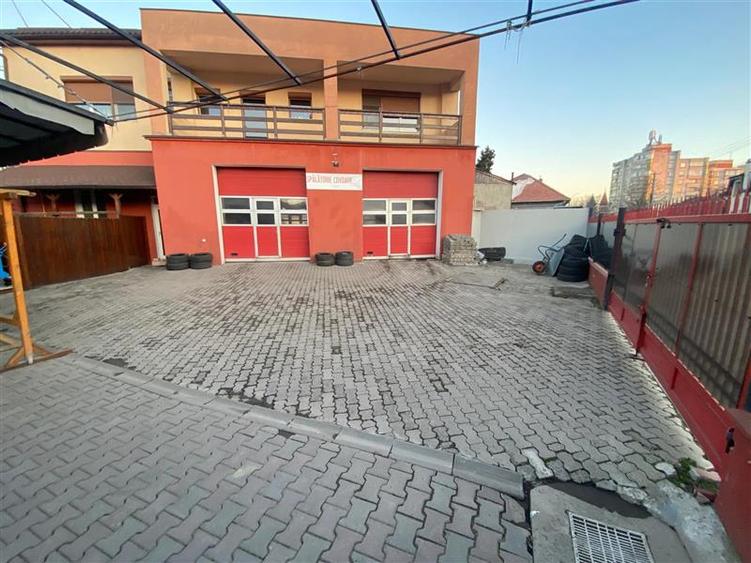 Casa cu 4 camere+spatiu comercial de vanzare in Unirii - 12