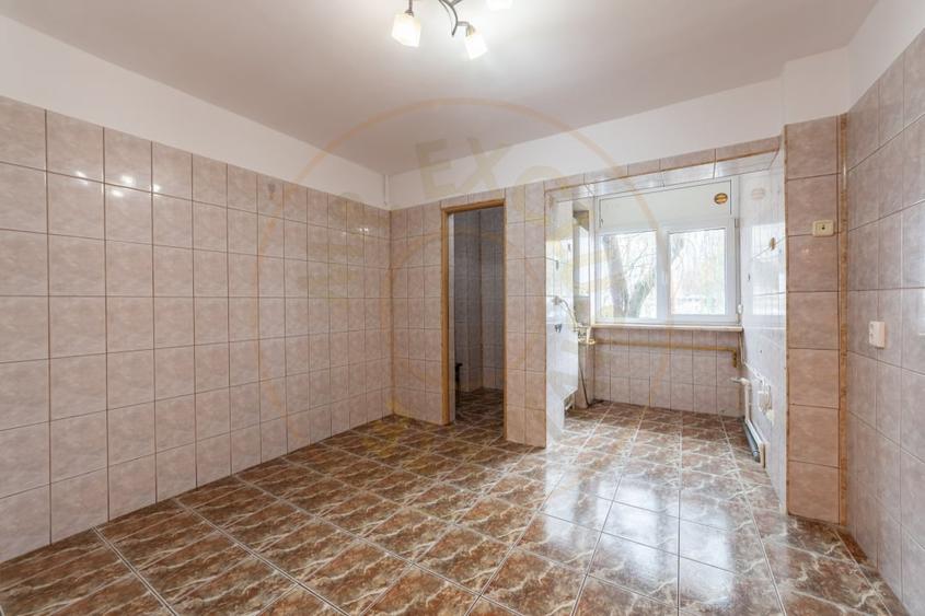 Apartament 5 camere parter zona Rolast-Jumbo - 8