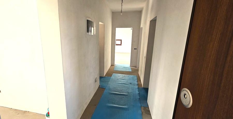 Apartament EXCLUSIVIST situat intr o vila P+2E cu cate un apartament pe etaj - 10