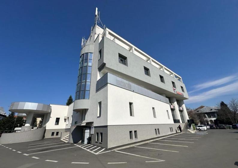 Spa?iu birou *94 mp - ultracentral * - trafic intens - 9