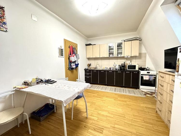 Apartament spatios, 2 camere, 60 mp utili - mansarda, zona Dambovita - 4