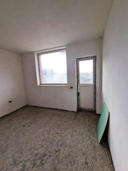 VIND VILA CU SPATIU INDUSTRIAL (retabil la orice activitate)  DASCALU IF - 5