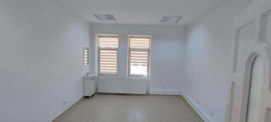 Caransebes - Sp. Birouri cu 7 camere - S:180mp - 8