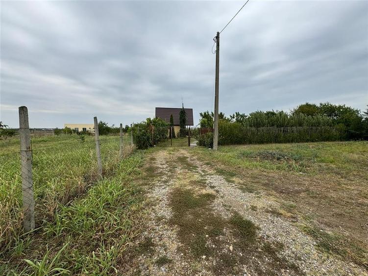 Teren intravilan in Golesti in suprafata de 731mp - 2