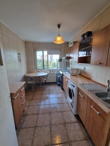 Apartament 3 camere transformat in 2 61 mp UTILI Metrou Lujerului Apartament 3 camere transformat in 2 61 mp UTILI Metrou Lujerului