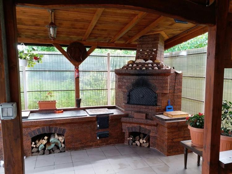 Vand pensiune localitatea 2 Mai - 4