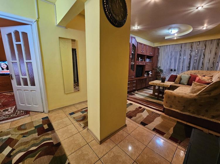 Apartament 4 camere,2 bai,2 balcoane,etaj 2 - 17