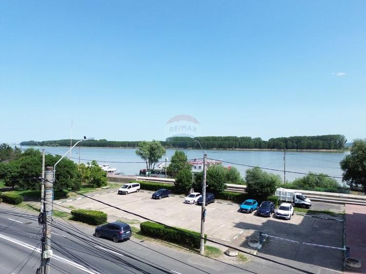Apartament de vanzare Galati, 6 camere, Faleza - locuinta sau birouri - 1