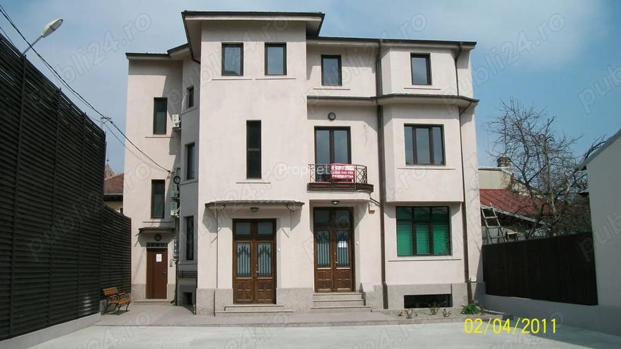 Ploiesti, central str. Gh.Doja 147 - Liceul Caragiale, Etaj 1, 5 camere, 140 mp construiti. Ploiesti, central str. Gh.Doja 147 - Liceul Caragiale, Etaj 1, 5 camere, 140 mp construiti.
