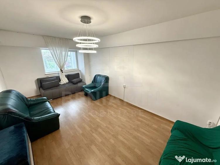 Apartament cu 3 camere decomandat în Central