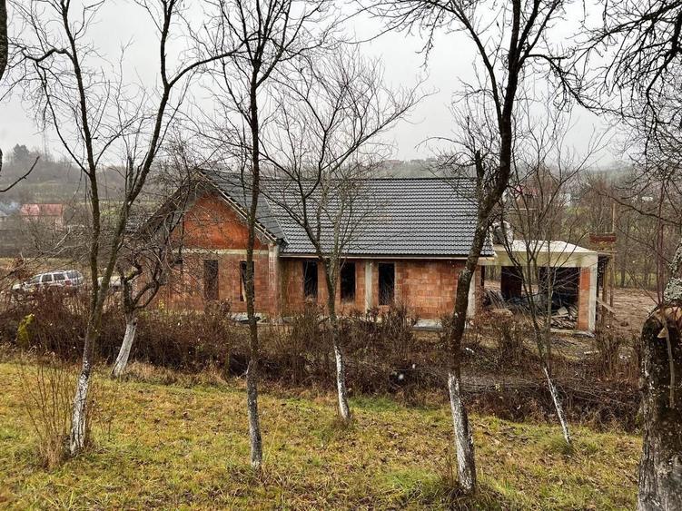 Casa cu teren 10130mp - 5