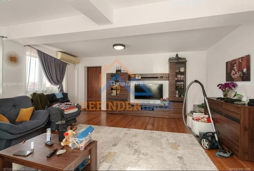 Vila (P+2) + curte individuala zona Margeanului