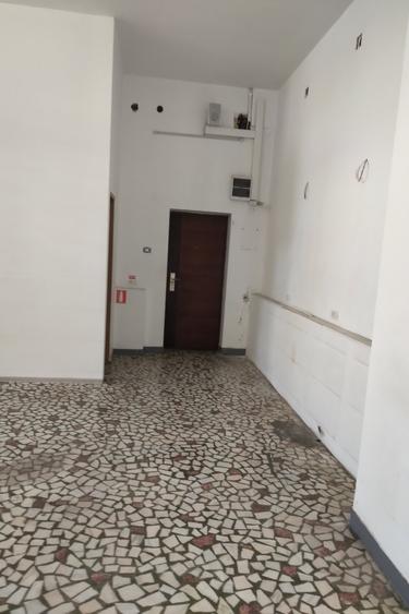 Spațiu comercial ultracentral – 80 mp, vitrină, vad pietonal - 4