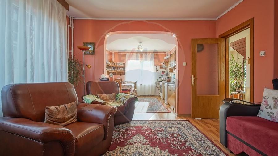 Casa spatioasa si practica, aproape natura si oras- Cartier Darste - 10