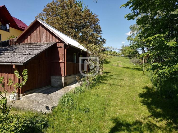 Casa bătrânească cu foișor și teren - 2