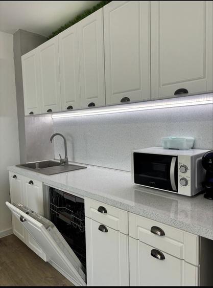 Inchiriez Apartament cu 2 camere - 4