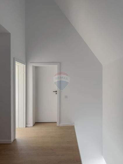 Casa / Vila cu 4 camere de vanzare - 16