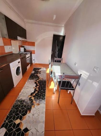 Apartament cu 2 camere, decomandat, zona Cug - 2