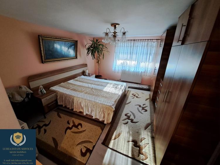 Casă formată din 2 clădiri P+M și P+1 - 3