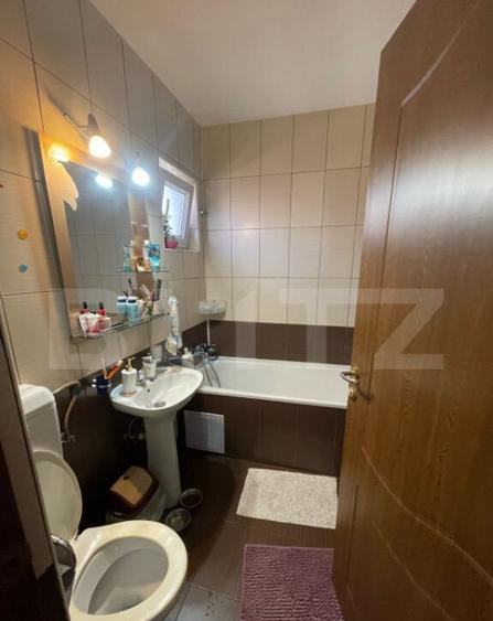 Casa cu 3 camere, 90 mp, 2 anexe gospodaresti si teren de 30 - 3