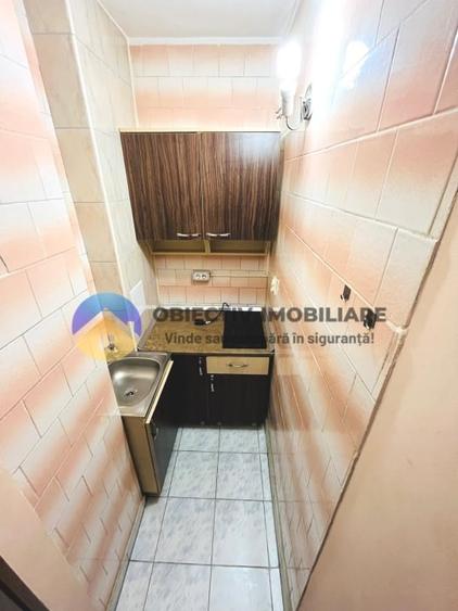 Garsonieră Centru – etaj intermediar – mobilată și utilată - 8