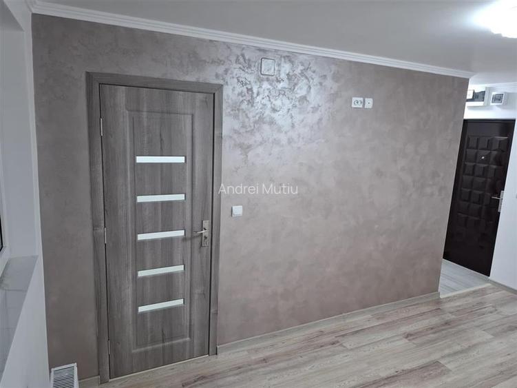 Garsonieră decomandată în Rogerius