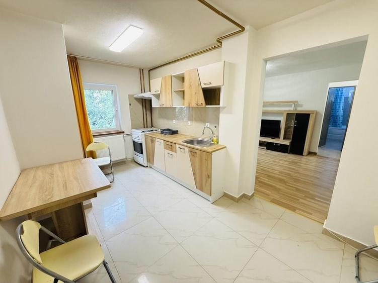 Apartament cu 2 camere, mobilat în Soarelui