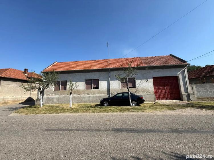 De vanzare Casa + Teren 3151m2 - 2