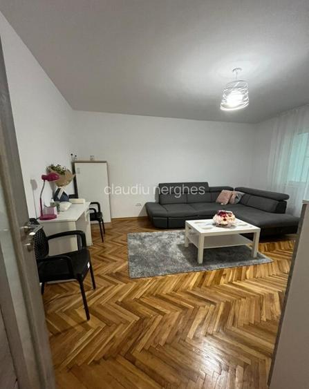 Proprietar vinde apartament 3 camere in Oradea