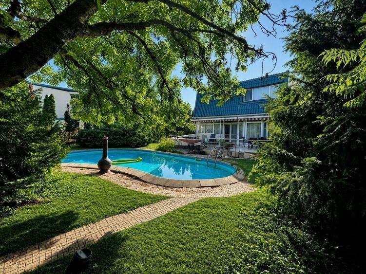 Duplex cu 4 camere cu Piscina în Iancu Nicolae