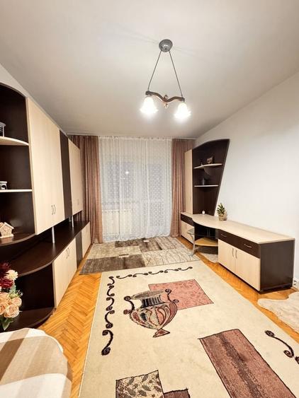 Apartament 3 camere decomandate – zona Decebal, Oradea - 1