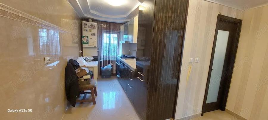 Apartament cu 3 camere, decomandat Racadau. - 2