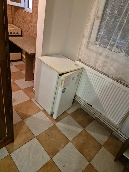 Este de inchiriat - 3