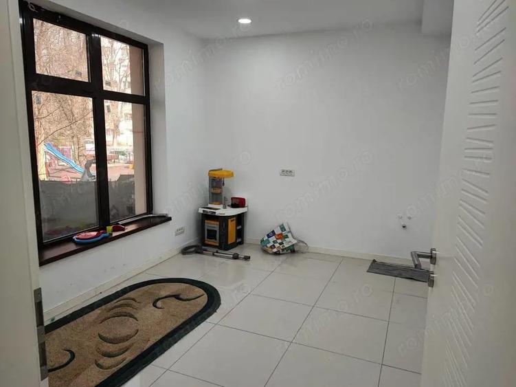 Cladire birouri D+P+E+M in zona Titan - 12