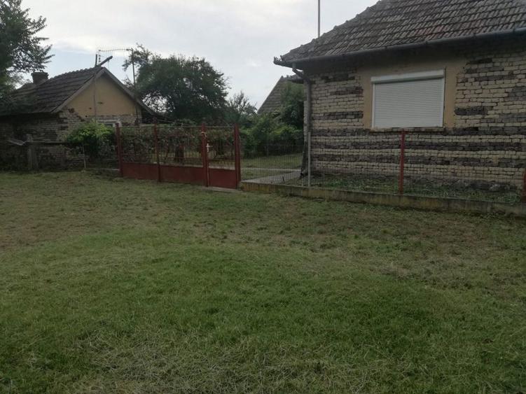 Ag BRASADAS vinde casa LOCUIBILA 3 cam teren 5.000 mp HOREA. - 2