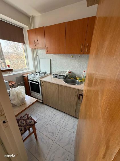 Costin Georgian 5 min metrou - 5