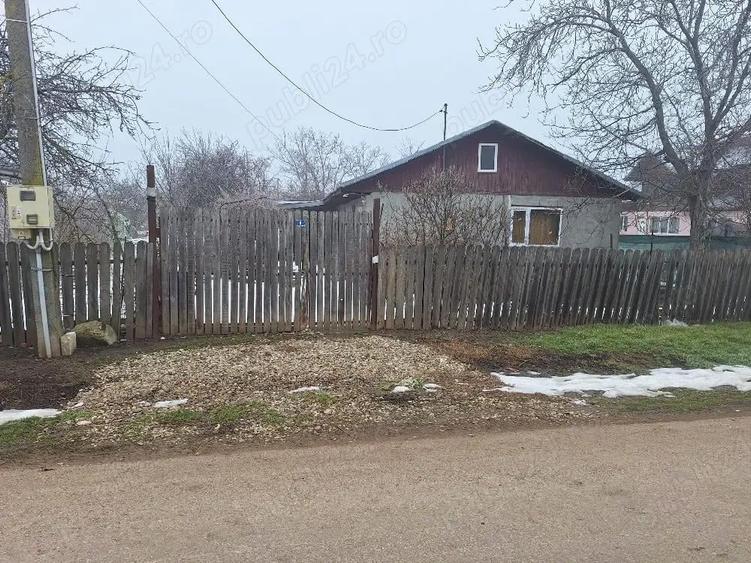 Casa 110 mp + 1000 mp teren Malu Ro?u (Arma?e?ti) 1 ora de Bucure?ti 31.000 - 1