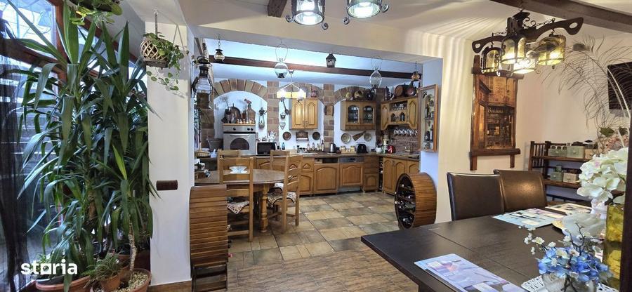 Pensiune 17 camere in Eforie Nord afacere de familie, gata de expl - 2