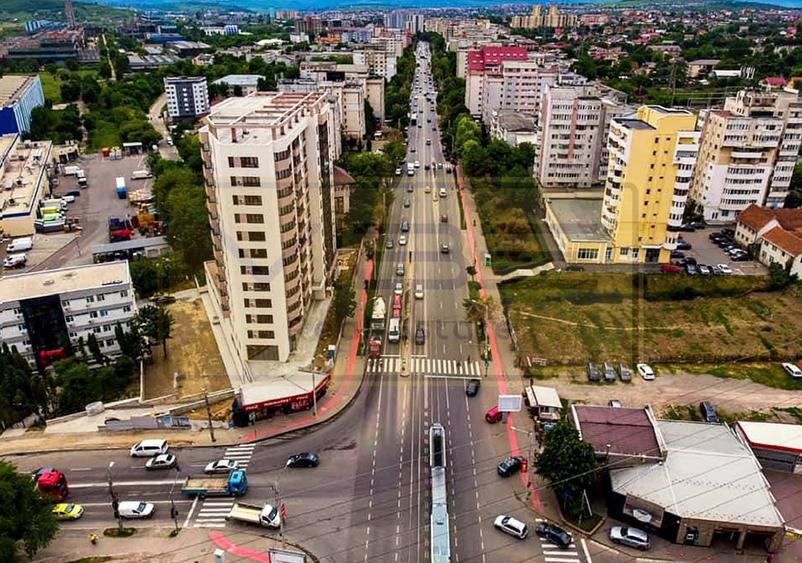 Spatiu la bulevard Nicolina - Rond vechi - 1