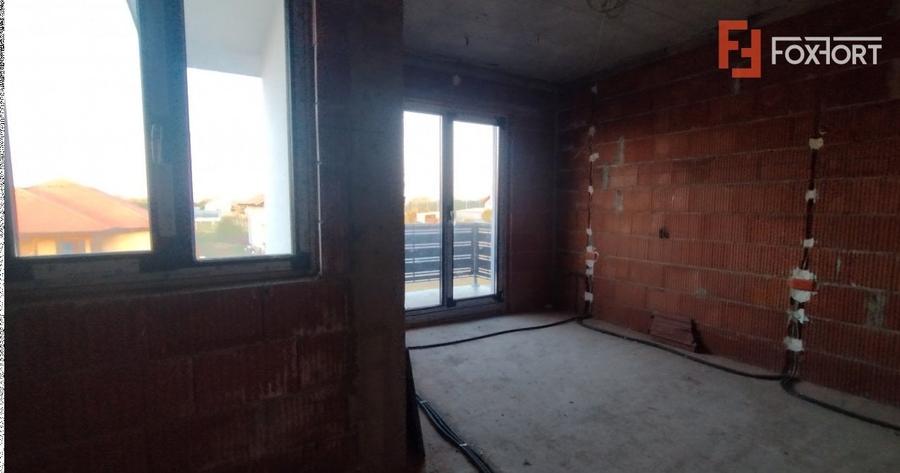 Duplex 5 camere, Becicherecu Mic - Garaj, terasa, Interior la Rosu - 22