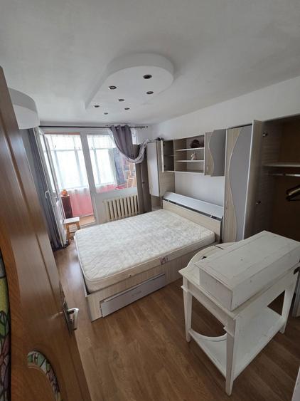 Se inchiriaza Apartament cu 3 camere Metalurgie - 4