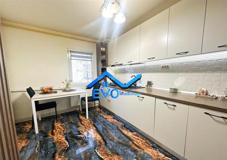 Apartament cu 3 camere , 2 bai , Decomandat , zona Metalurgi Apartament cu 3 camere , 2 bai , Decomandat , zona Metalurgi