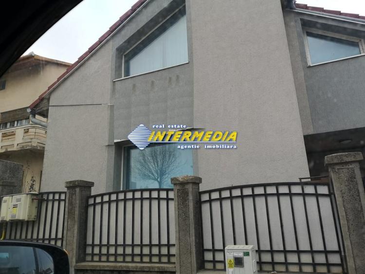 Vanzare Casa 7 Camere Renovata P+M cu 750 mp Teren acces 2 strazi topAlba CENTRU - 2
