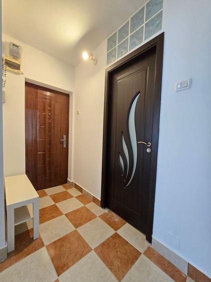 Apartament cu 2 camere decomandat, mobilat în Cantemir