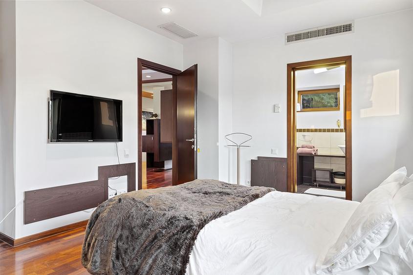 Vila Exclusivistă cu Deschidere la Lac, Piscină și Garaj pentru Barcă în Snagov - 45