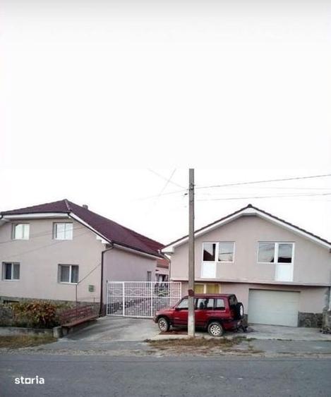 Casa la tara -3 cladiri - 3