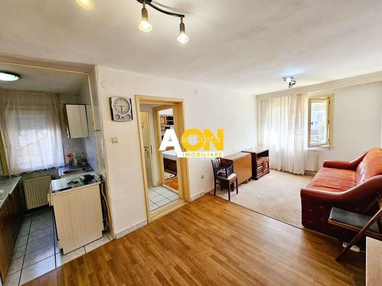 Apartament 3 camere, etaj 1, Cetate, aproape de Parcul Unirii Apartament 3 camere, etaj 1, Cetate, aproape de Parcul Unirii