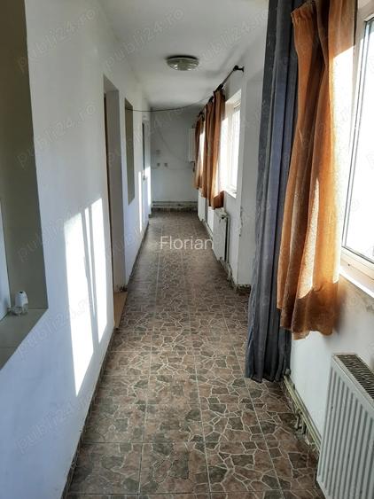 Inchiriez apartament 2 camere la curte ( curtea este comuna)
